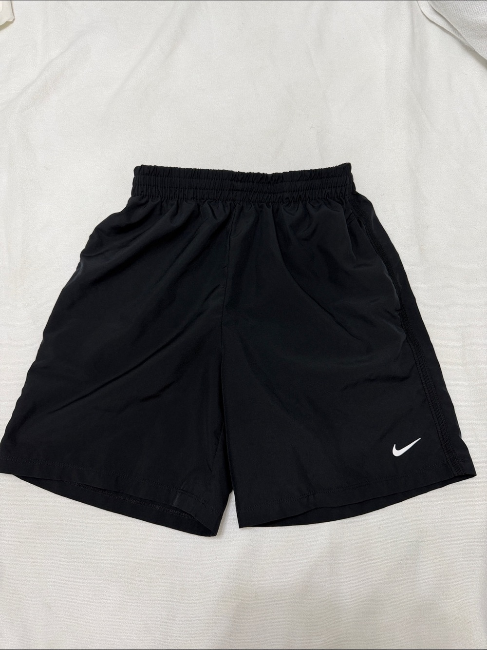Nike shorts size L